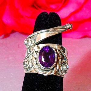 Amethyst and sterling silver ring. Sz 6